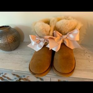 Women’s UGG boots like new